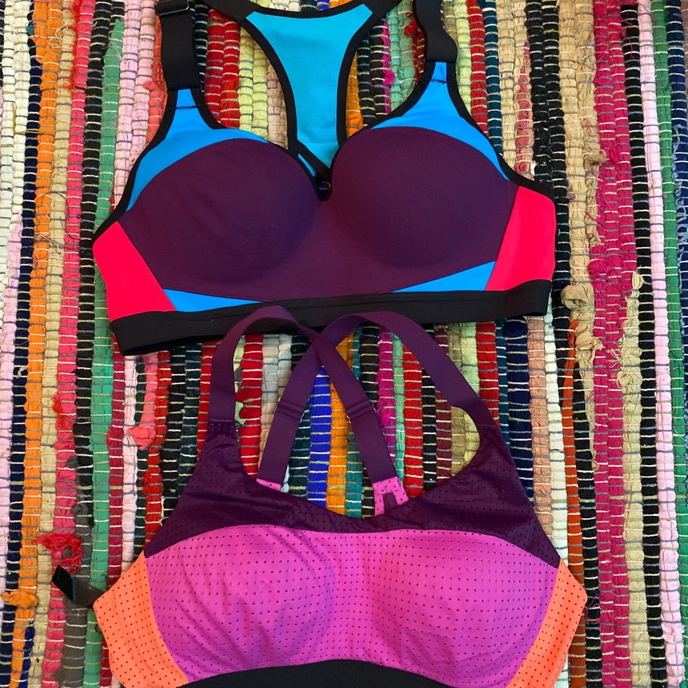 2 Victoria Secret Sport Bras 💕